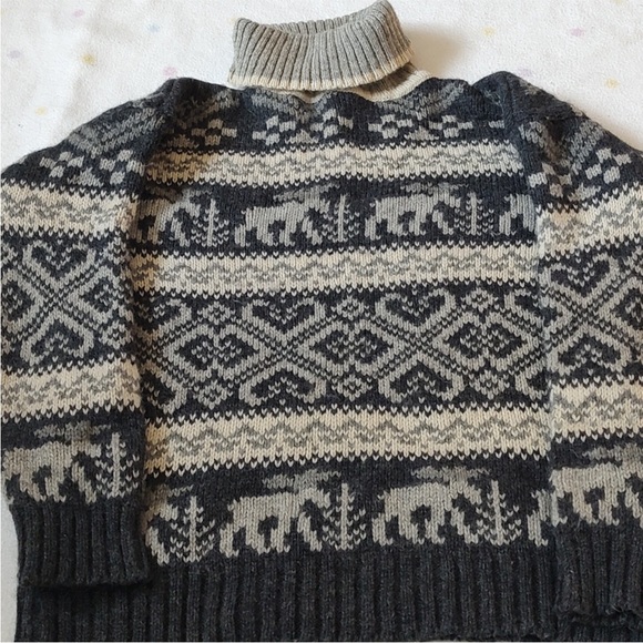 Eddie Bauer Black and Cream Turtleneck Sweater - Picture 5 of 10